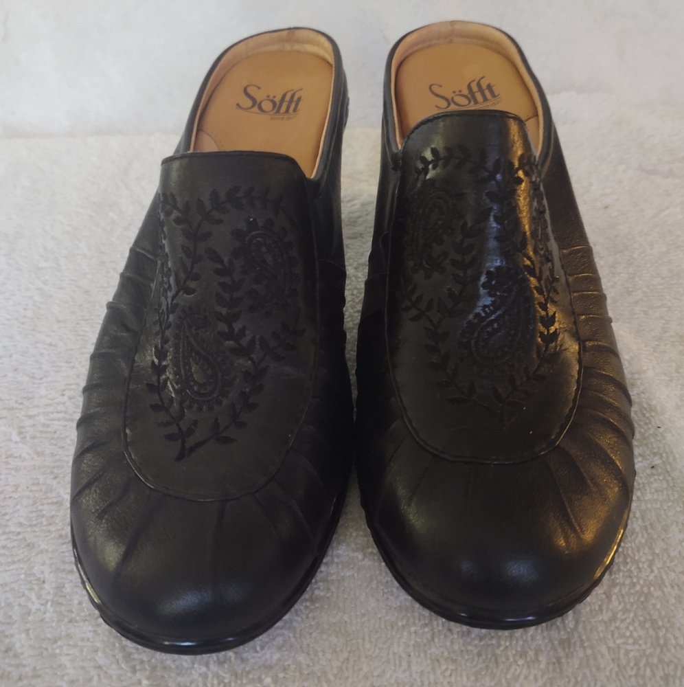 Sofft Leather women's clogs size 7